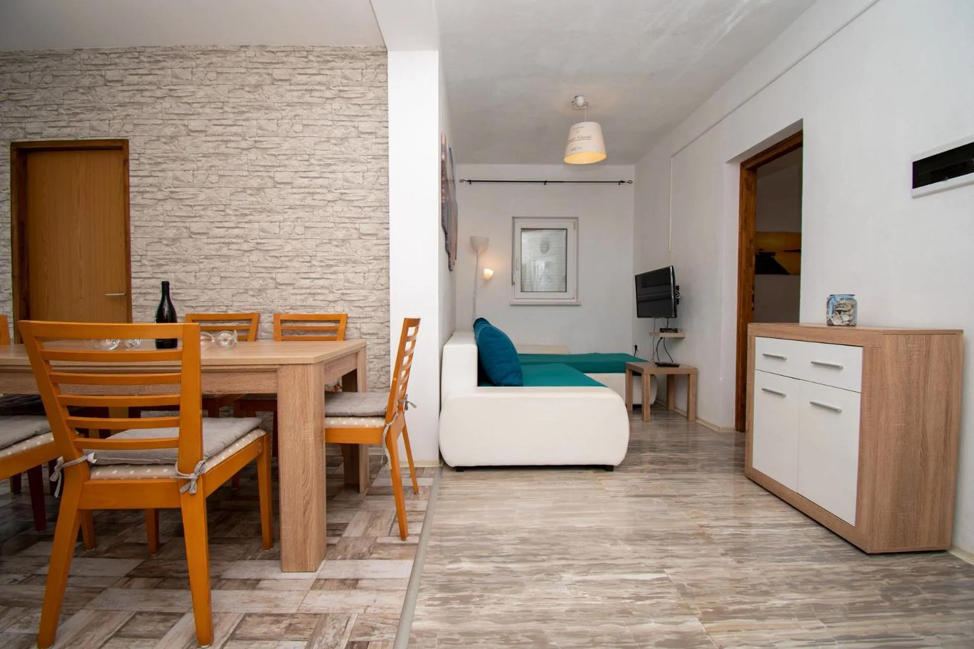 Ground floor · Easy access to the pool terrace