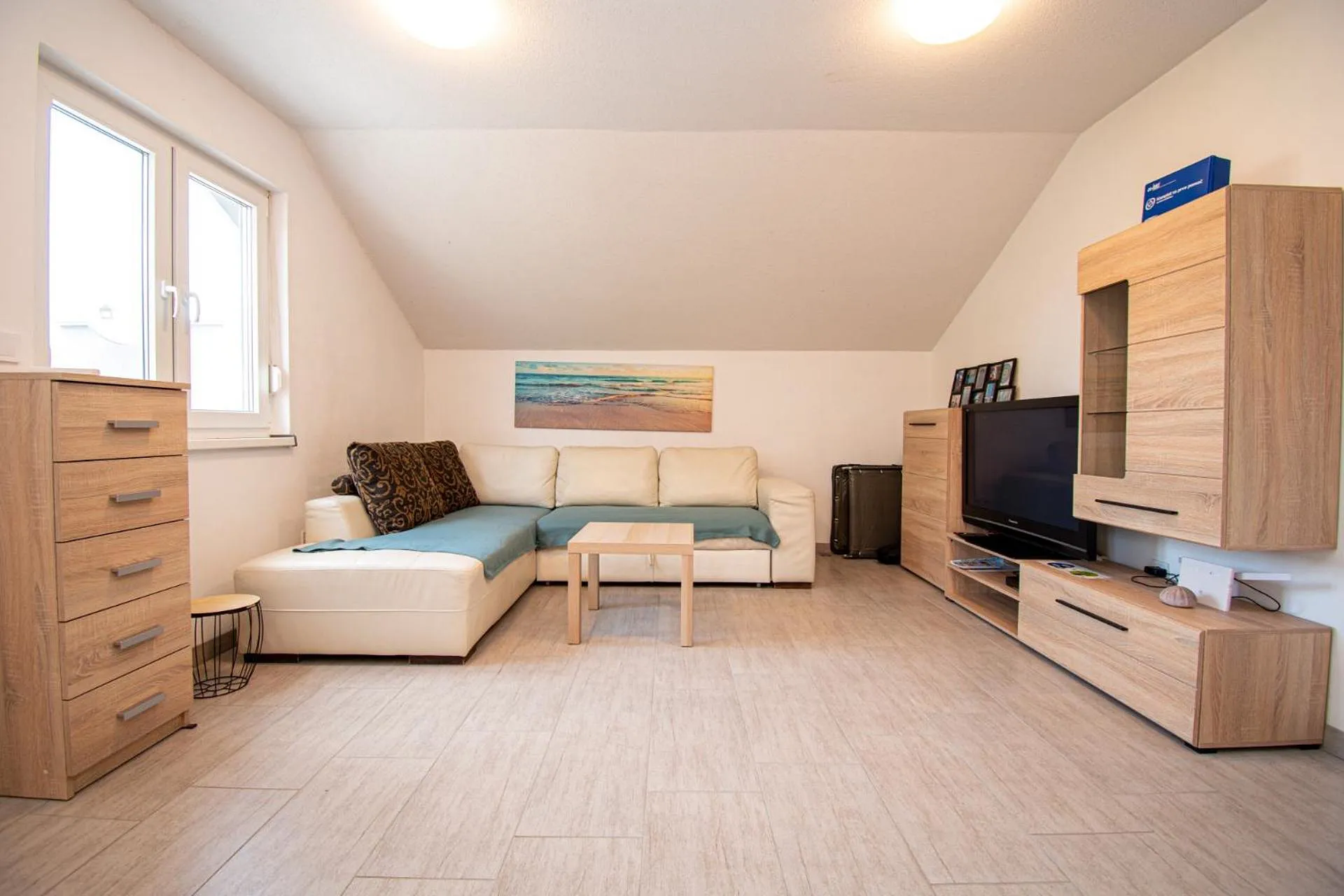 Upper floor · Bright living with an extra terrace