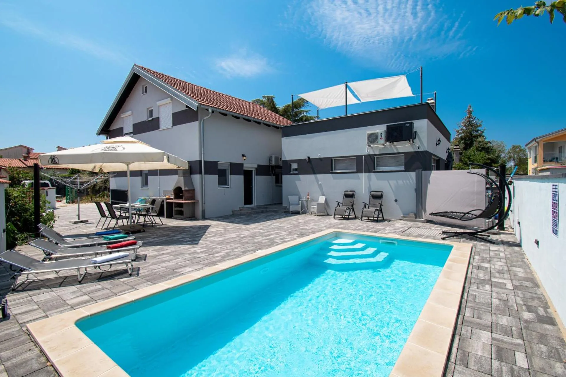 The private pool in front of Vila Damjan